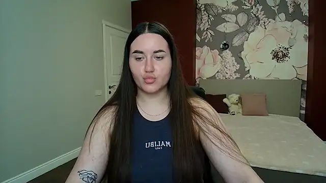 Roxie Bradley online show from 07-23-26, 06:00