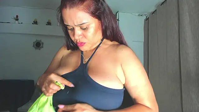 Sinthia Collins online show from 06-26-26, 12:37