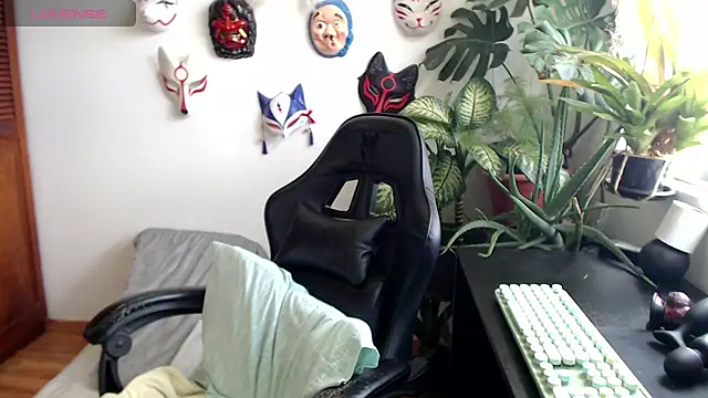 Snapshot of cat_salo chatting on 11-22-25, 03:44 cat salo online show from 11-22-25, 03:44