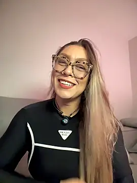 Im sophiie online show from 06-06-26, 07:24