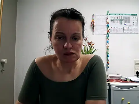 LoveNBloom online show from 02-16-25, 06:54