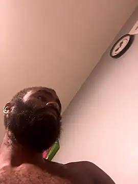 Snapshot of SlxmXBlxck chatting on 10-13-25, 01:05 SlxmXBlxck online show from 10-13-25, 01:05