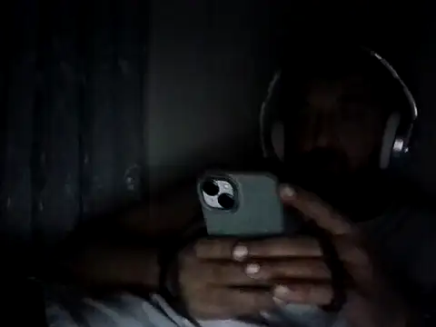 Snapshot of Ca414 chatting on 11-09-25, 11:25 Ca414 online show from 11-09-25, 11:25