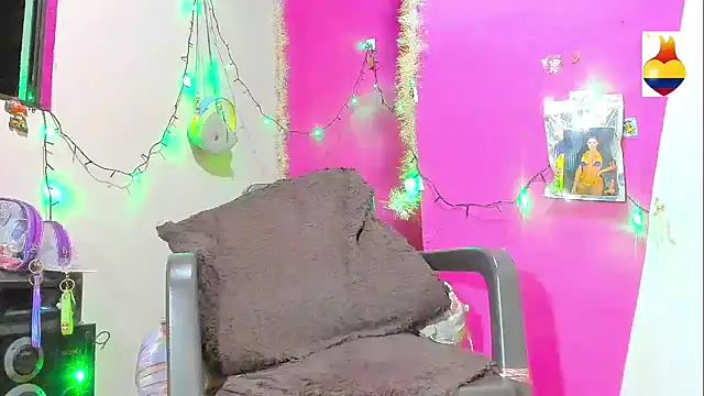 Snapshot of BARBYCHOCOLAT chatting on 02-20-25, 01:03 BARBYCHOCOLAT online show from 02-20-25, 01:03