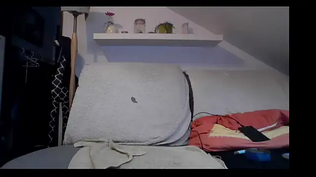 Cambitchboy online show from 04-18-26, 06:23