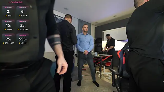 Snapshot of Demianblake chatting on 12-21-25, 03:41 Demianblake online show from 12-21-25, 03:41