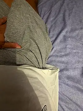 Snapshot of mailon02 chatting on 10-23-25, 05:01 mailon02 online show from 10-23-25, 05:01