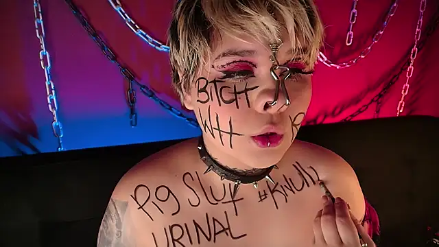 Snapshot of Laura_takint chatting on 12-25-24, 05:26 Laura takint online show from 12-25-24, 05:26