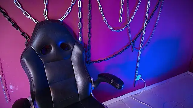 Snapshot of Laura_takint chatting on 12-31-24, 07:51 Laura takint online show from 12-31-24, 07:51