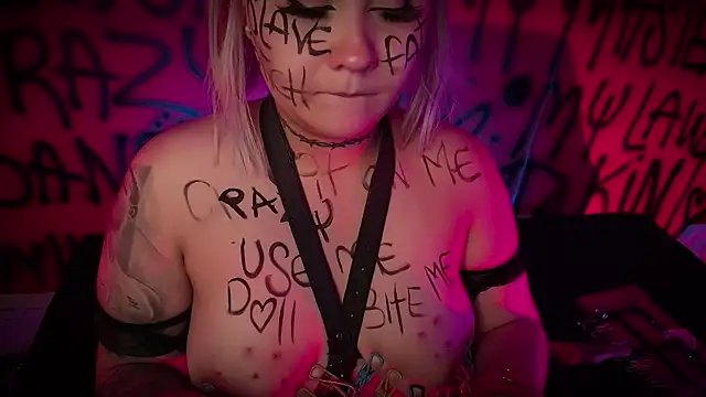 Snapshot of Laura_takint chatting on 02-07-25, 07:06 Laura takint online show from 02-07-25, 07:06