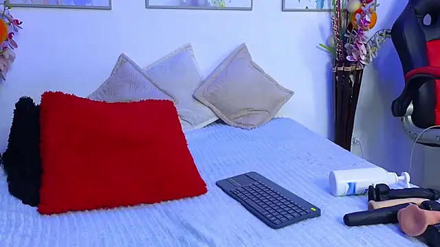 Marianaa Lopezz online show from 12-11-24, 10:49
