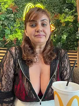 AnneKane online show from 06-15-26, 09:44