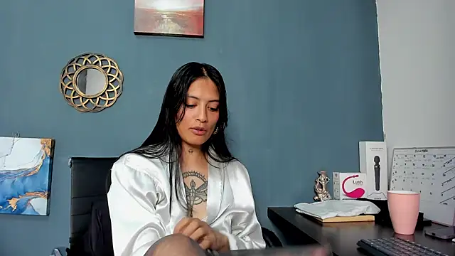 nia  white online show from 12-27-24, 04:54