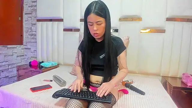 ArianaSmith69 online show from 02-12-25, 05:48