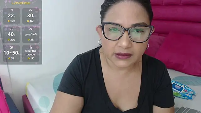 Snapshot of Katha_Marck chatting on 05-20-26, 12:44 Katha Marck online show from 05-20-26, 12:44