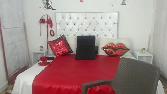 Sweetbigcatt online show from 04-12-26, 04:50