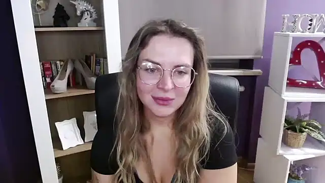 Zoey Erotic online show from 10-13-25, 04:34