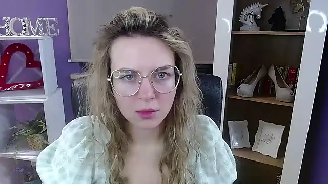 Zoey Erotic online show from 01-15-26, 05:34