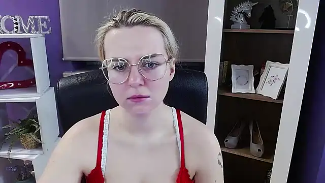 Zoey Erotic online show from 02-23-26, 05:38