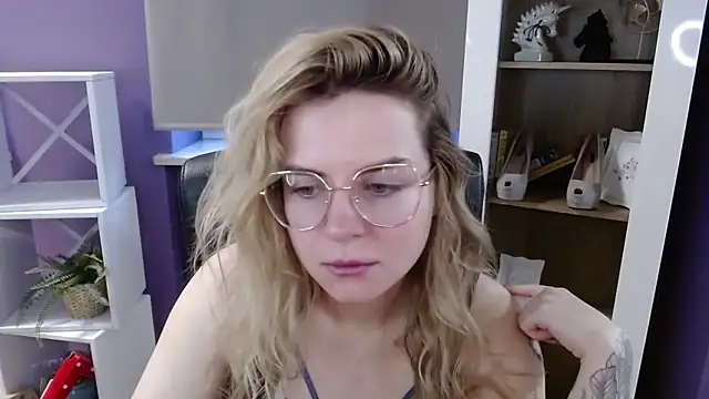 Zoey Erotic online show from 04-24-26, 04:26