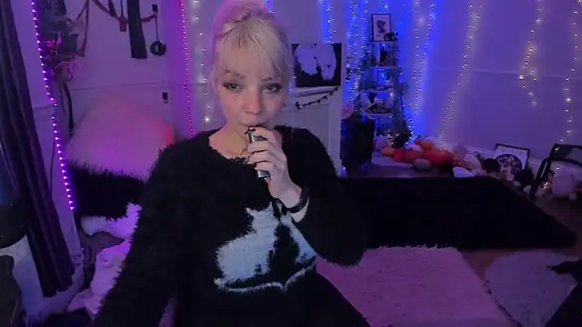 AliceW0lf online show from 12-02-25, 07:53