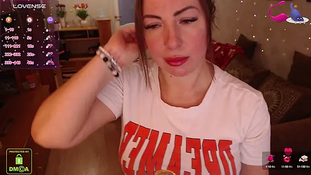 Snapshot of LauraClarck chatting on 01-23-25, 09:18 LauraClarck online show from 01-23-25, 09:18