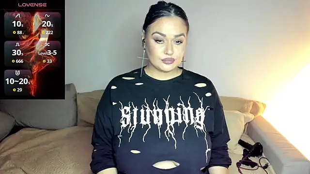 Laura sinner online show from 10-23-25, 04:39