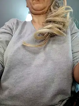 Snapshot of Pandora_Vibes chatting on 02-05-25, 11:34 Pandora Vibes online show from 02-05-25, 11:34