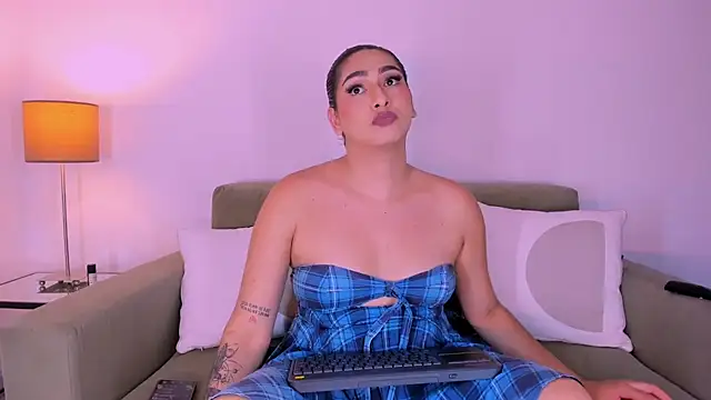 ISABELLASSMITH online show from 03-19-25, 04:57