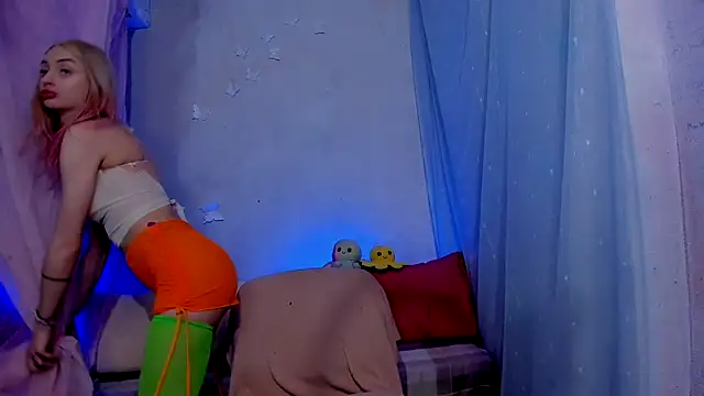 LickLizzy online show from 01-17-25, 08:13