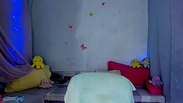 LickLizzy online show from 10-13-25, 02:22