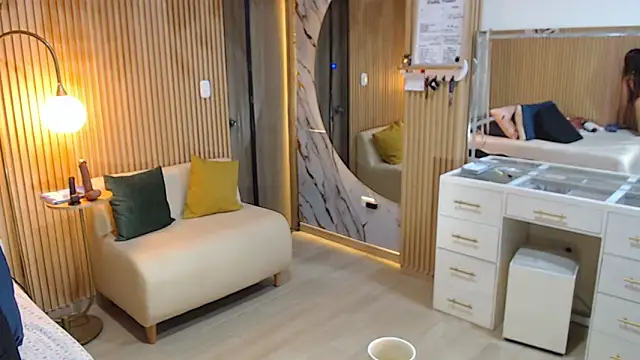 Snapshot of deepieredandwett chatting on 10-04-25, 07:28 deepieredandwett online show from 10-04-25, 07:28