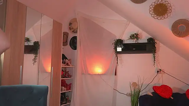 Amaliamour online show from 11-15-25, 04:10