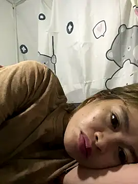 Snapshot of pinay4uwithagoodheart chatting on 12-17-25, 06:36 pinay4uwithagoodheart online show from 12-17-25, 06:36