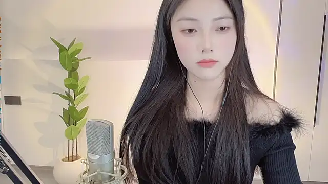 HaagenDazs  online show from 02-23-25, 01:10