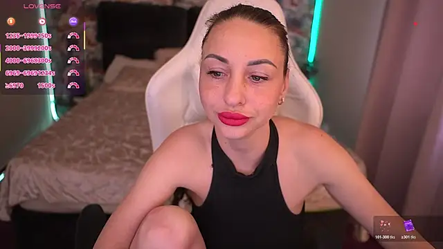 KristiiMax online show from 05-13-26, 10:34