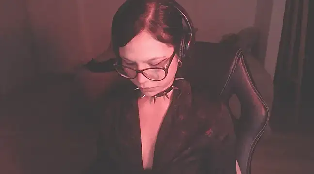 Snapshot of modjo_ chatting on 12-15-24, 07:46 modjo  online show from 12-15-24, 07:46