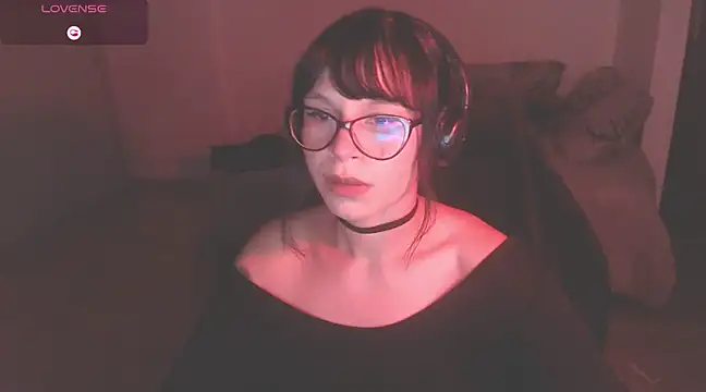 Snapshot of modjo_ chatting on 02-06-25, 02:22 modjo  online show from 02-06-25, 02:22