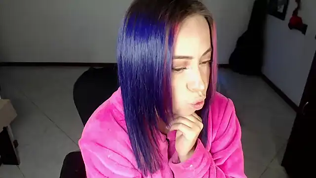 Snapshot of charlottezoe15 chatting on 02-17-26, 09:17 charlottezoe15 online show from 02-17-26, 09:17