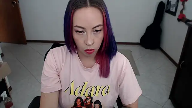 Snapshot of charlottezoe15 chatting on 03-11-26, 05:30 charlottezoe15 online show from 03-11-26, 05:30