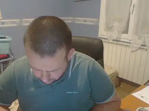 manubm03 online show from 02-10-26, 04:22