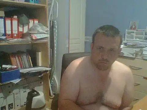 Snapshot of manubm03 chatting on 05-14-26, 05:03 manubm03 online show from 05-14-26, 05:03