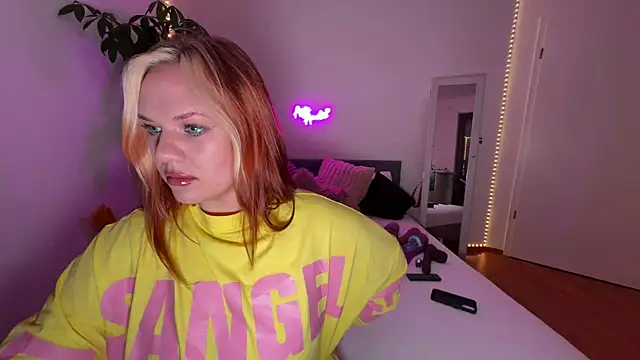 Snapshot of AnjaAmelia chatting on 09-08-25, 07:02 AnjaAmelia online show from 09-08-25, 07:02