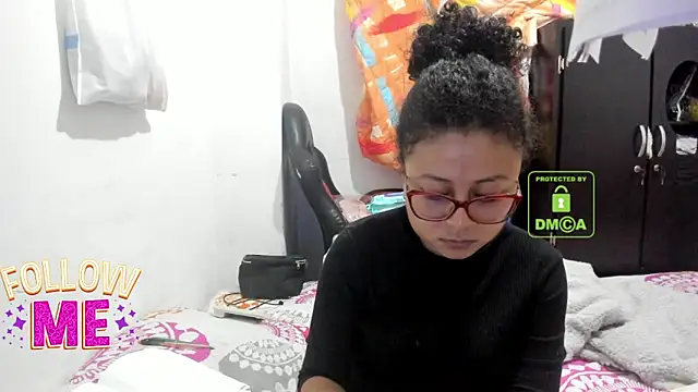 Snapshot of bonnie_lam_ chatting on 11-14-25, 04:33 bonnie lam online show from 11-14-25, 04:33