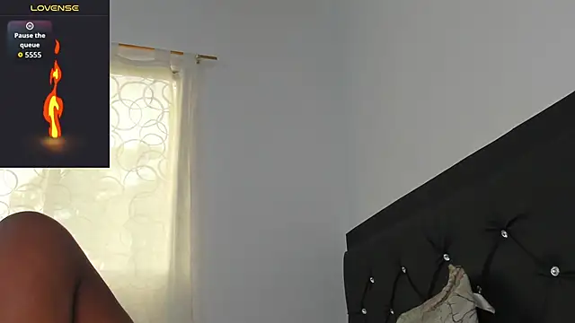 Snapshot of santi_brown chatting on 09-27-25, 05:18 santi brown online show from 09-27-25, 05:18