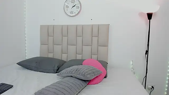 Snapshot of Sofia_Blosom chatting on 04-18-26, 07:07 Sofia Blosom online show from 04-18-26, 07:07
