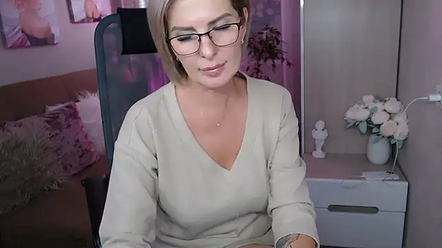 sensualEmilia online show from 12-07-24, 04:58