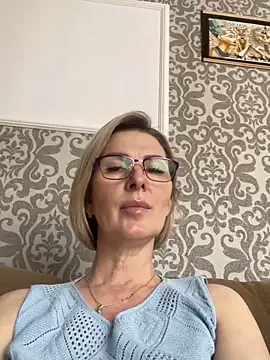Snapshot of sensualEmilia chatting on 06-11-26, 09:07 sensualEmilia online show from 06-11-26, 09:07