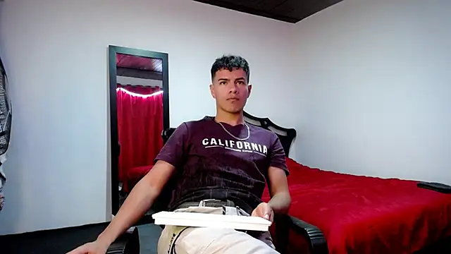 Snapshot of Deiby_casas chatting on 02-06-25, 07:02 Deiby casas online show from 02-06-25, 07:02