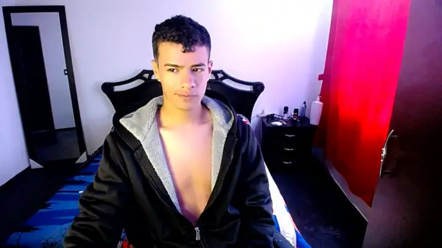 Snapshot of Deiby_casas chatting on 02-25-25, 11:41 Deiby casas online show from 02-25-25, 11:41